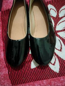 Women Black Bellies Sandal