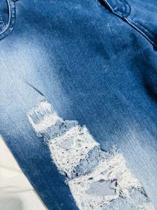 Blue Torned Jeans 👖