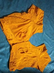 Beautiful Saree With Small Broder