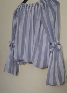 Beautiful Balloon Top With Bow On Sleeves