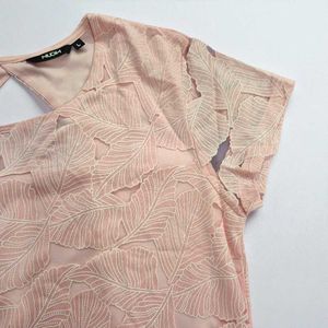 Chic Pink Lace Feather Design Top