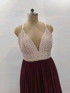 Elegant Burgundy Maxi Dress