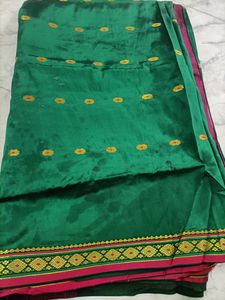 Woman&#39;s Nauvari Kanjeevaram