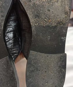 Black Pointed-Toe Mules