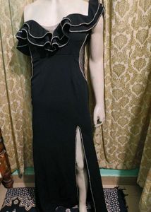 Elegant Black Maxi Dress