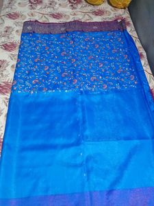 Blue Saree With Magenta Embroidered Blouse