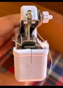 ❤️Mini Sewing Machine