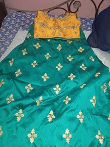 Beautiful Design Lagha Set