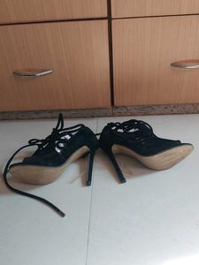 Pencil Heel Suede Shoe
