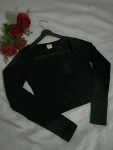 Black Cropped Long Sleeve Top