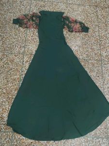 a long frock hai aur beautiful ha