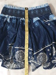 Girls Cute Skirt With Attatched Shorts And Elastic