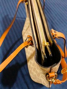 Am Selling My First Copy Coach Hand Bag