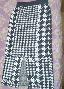 Houndstooth Knit Skirt