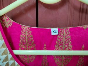 Pink And Offwhite Gold Printed Kurtha For Women