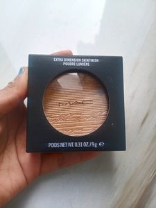 MAC Extra Dimension Skinfinish