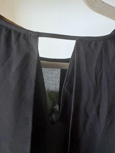 Chic Black Sleeveless Top