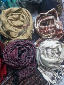 Assorted Scarves &amp; Stoles 16 pcs lot