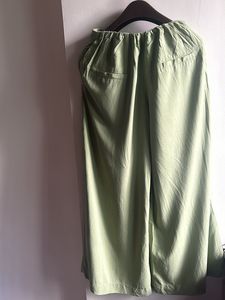 Green Buttoned High Waist Palazzo