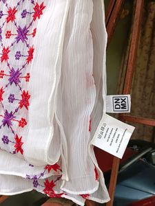 Combo Of 2 Branded Beautiful Scarfs For Women 💙🤍
