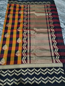 New Checkered Saree with Leaf Motifs