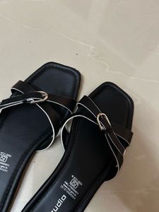 Zudio Flats