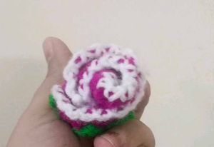 crochet rose 🌹 keychain