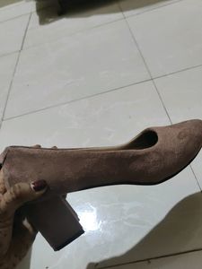 DENILL - Pointed Toe Black Pumps