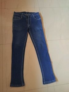 Kisi Ko Chahiye Yeh Jeans
