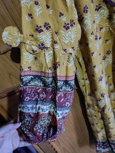 One Piece Knee Length Dress Used Only Once..See The Beautiful Sleeves And Print