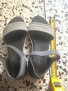 Sandals with heels for girls 8-9 years