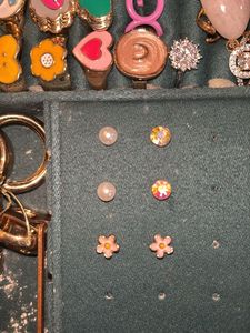 3 Stud Earrings