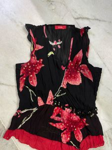 Y-O. Black Floral Top