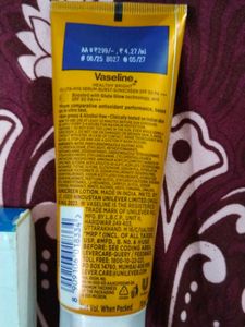 Vaseline Gluta-Hya Sunscreen