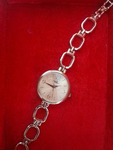 Woman Golden Wrist Watch