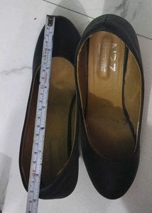 Want someone to buy 2.5 CM Heel