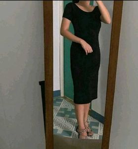 Elegant Black Midi Dress