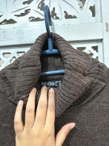 ✈️ Imported Brown Turtleneck Sweater ()