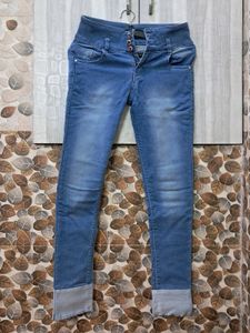 2 Tops 1 Jeans