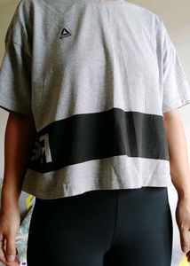 Reebok Logo Printed Cropped Tshirt (Medium)