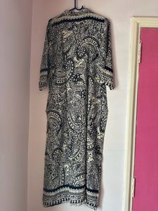 Pearl Detailed Blue And White Kurti
