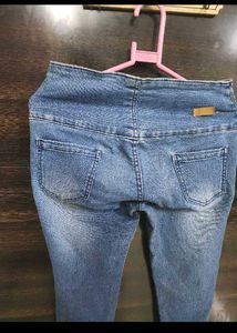 4 Button High Waist Jeans 👖👖