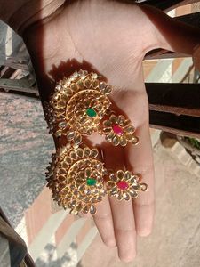 Beautiful Multi Colour Earrings And Maang Tikka