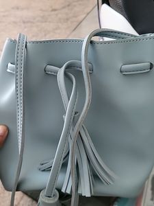 trendy sling bag