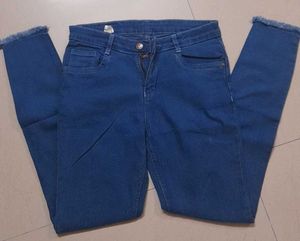 Frayed Hem Skinny Jeans