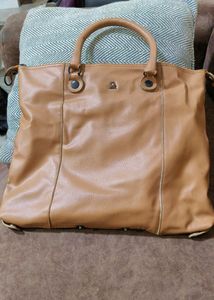 Benton Bag Easy To Carry Light Weight Only 2 Time Used Very Good Condition
