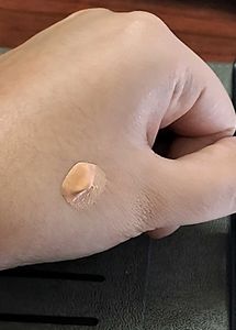 Huda Beauty Free Color Foundation