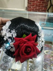 Hair Juda With Beautiful Rose And Stone