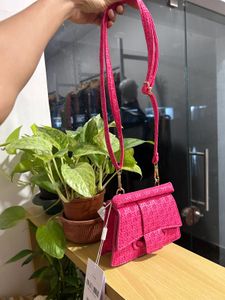 SAVANA Solid Box crossbody Bag