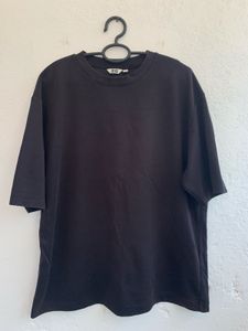 Uniqlo T Shirt